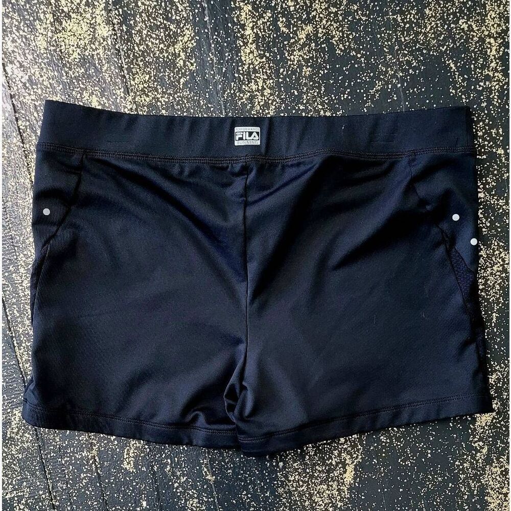 Fila size L running shorts. Excellent condition! Size L. Grab while you can! Bla